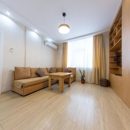 5 Apartment In One Boulding - Near Stadium Батуми Екстериор снимка