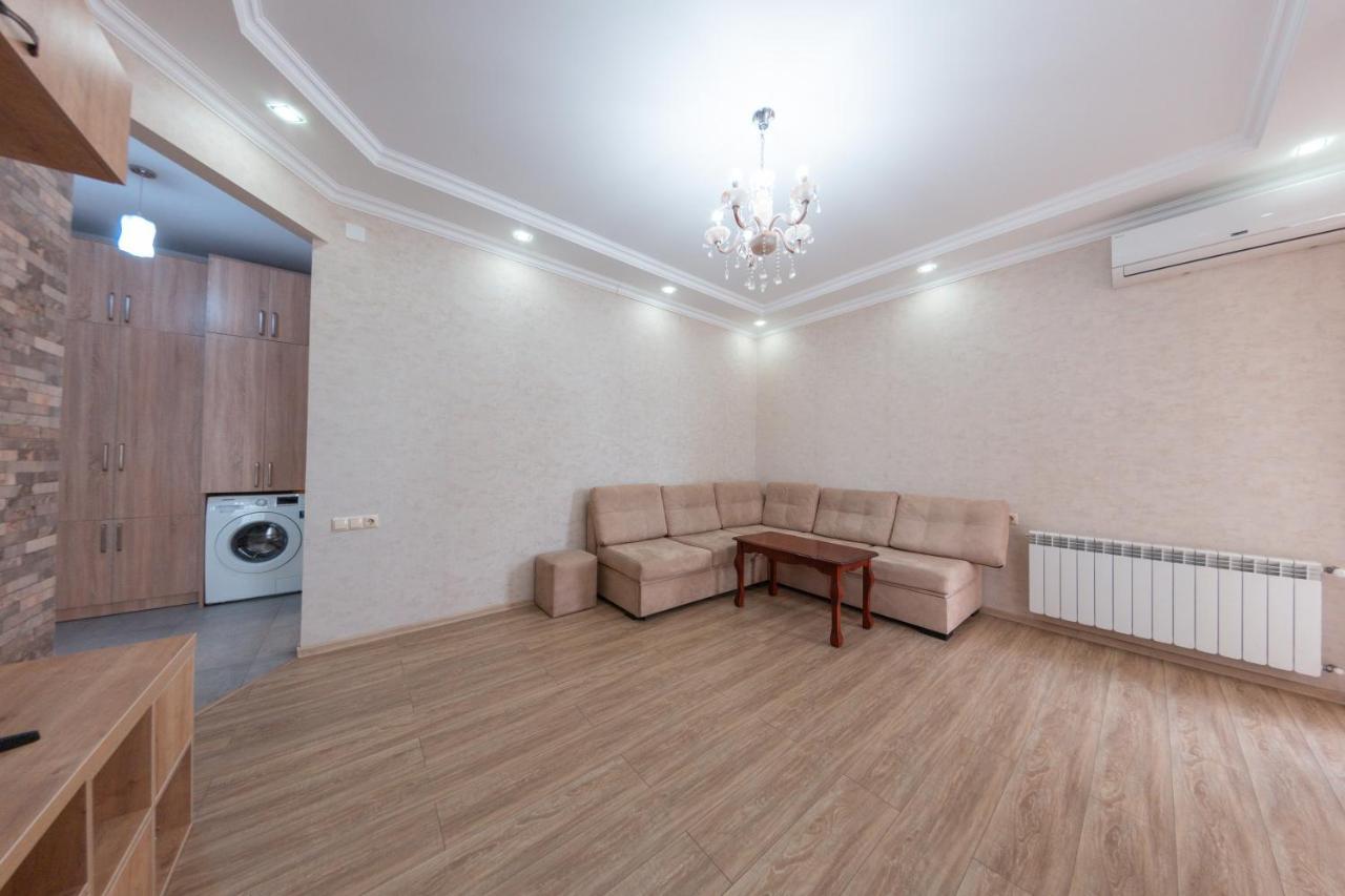 5 Apartment In One Boulding - Near Stadium Батуми Екстериор снимка