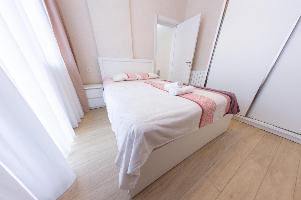 5 Apartment In One Boulding - Near Stadium Батуми Екстериор снимка