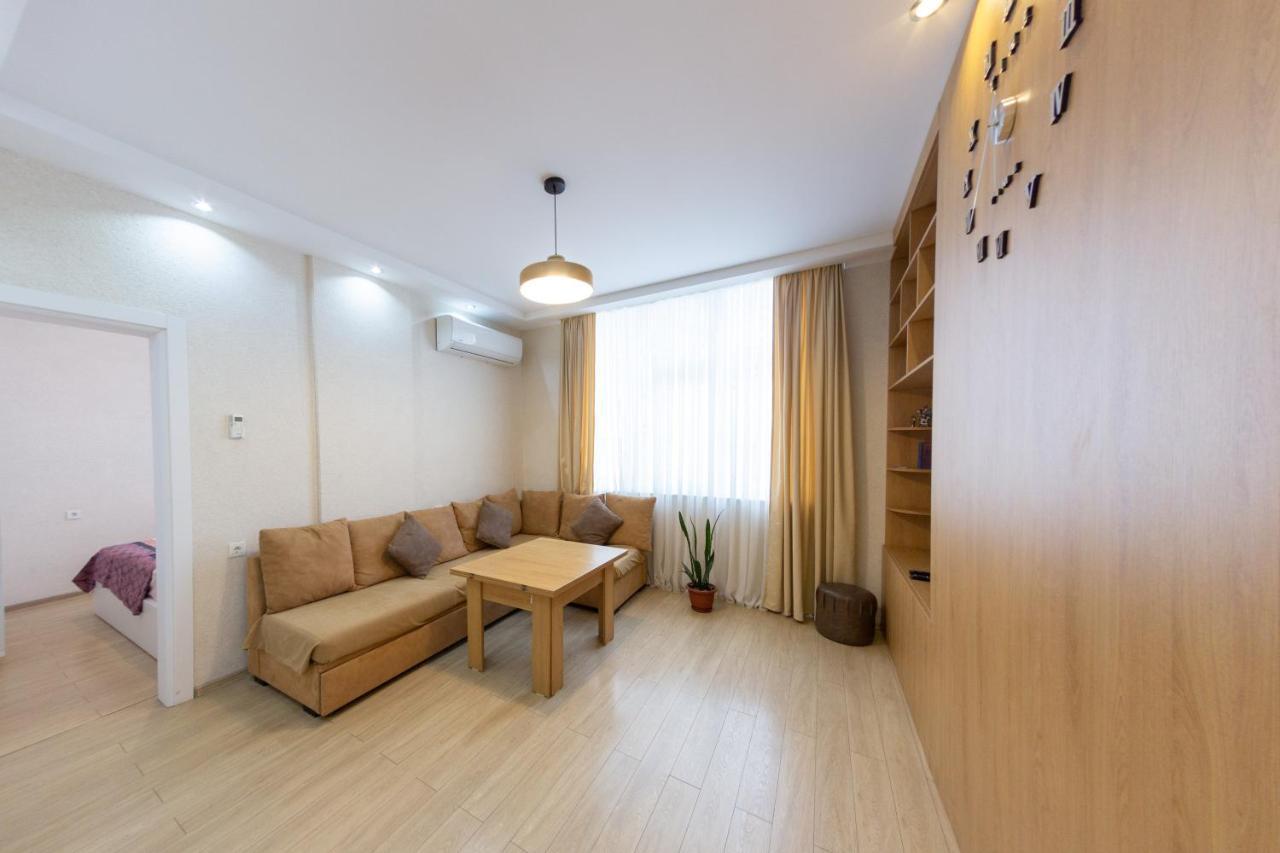 5 Apartment In One Boulding - Near Stadium Батуми Екстериор снимка