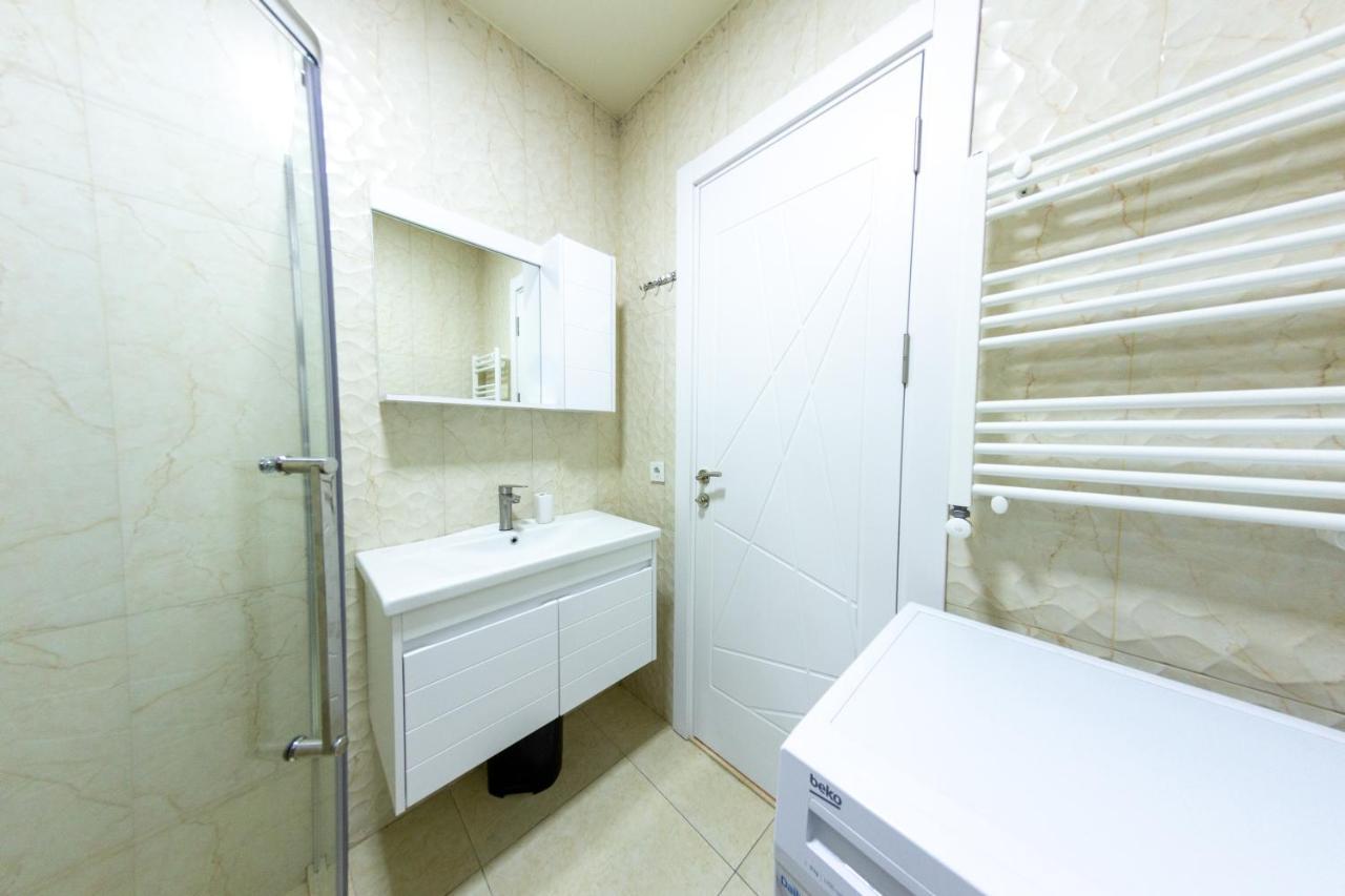 5 Apartment In One Boulding - Near Stadium Батуми Екстериор снимка