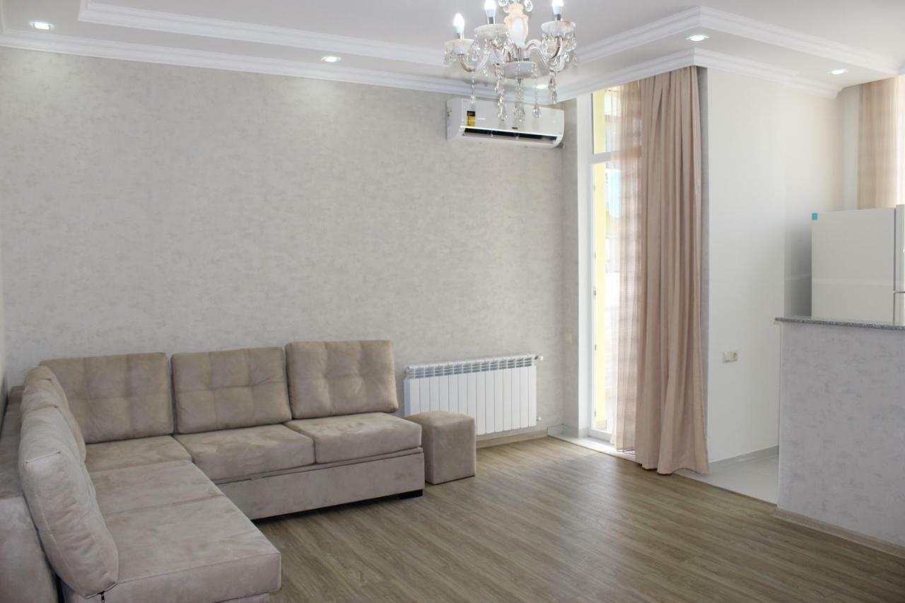 5 Apartment In One Boulding - Near Stadium Батуми Екстериор снимка